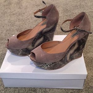 Steve Madden Snakeskin Wedges